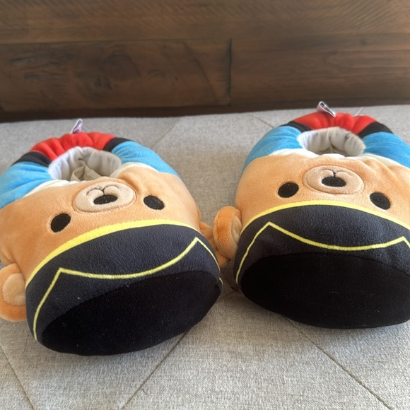 Squishmallows Kids Slippers Plush Braven Nutcracker Bear - Picture 6 of 6